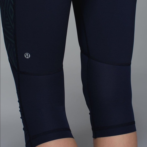 Lululemon Stash It Crop — Size 4 - Picture 2 of 7